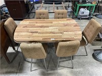 Mid Century Modern Table & Chairs.