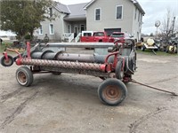 Gleaner pick up head & wagon