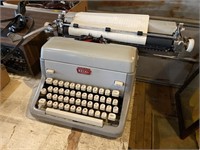 VTG Royal Typewriter