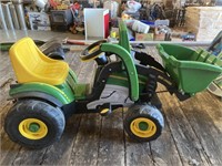 John Deere kids ride on tractor