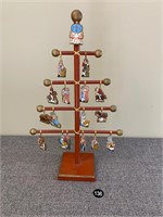 Holiday Tree w Wood Ornaments