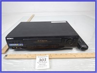 SONY VCR- WORKS GOOD- HAS REMOTE