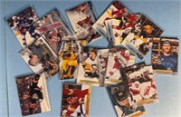 17-mixed Upper Deck Canvas cards see pics