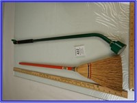 STRAW BROOM AND 30" HOSE ATTACHMENT