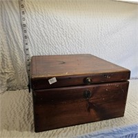 Vintage Wood Square Trunk Box
