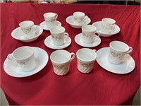 Corning ware swirl pattern cups and saucer lot