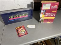 FACTORY SEALED PICTIONARY AND UNO GAME