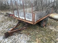 Dump trailer, flat tires