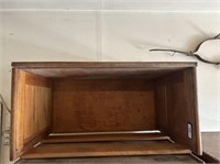 SINGLE WOODEN DRAWER DISPLAY SHELF