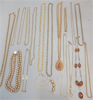 18 Vtg Costume Jewelry Gold Tone Necklaces