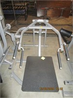 Life Fitness Squat exercise machine