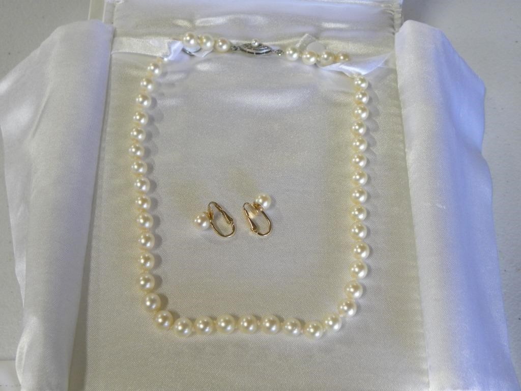 14K Gold Cultured Pearl Necklace and Earring