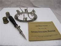 1908 SINGER STOCKING DARNER & MISC SEWING PIECES