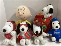 6 SNOOPY AND CHARLIE BROWN PLUSH TOYS