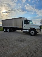 2004 IH 4400 Tandem Grain Truck,