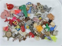 ASSORTED LOT OF VINTAGE CHARMS