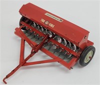 Vintage 1/16 Tru-Scale International Grain Drill