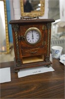 old-style clock-battery-operated