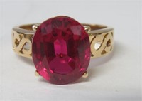 14k gold ring set with red stone, 3.6 gms, size 6