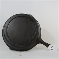 #8 CAST IRON SKILLET W/ HEAT RING MADE IN CHINA
