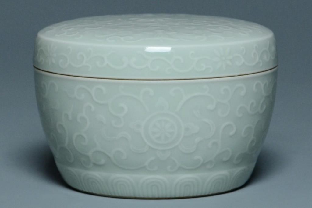 A CELADON BOX AND COVER QIANLONG MARK AND PERIOD