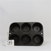 UNMARKED SIX CUP CAST IRON MUFFIN PAN