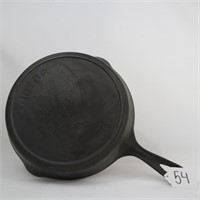 GRISWOLD VICTOR #8 CAST IRON SKILLET W/ HEAT RING