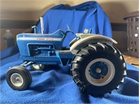 Ertl Ford 8000 Tractor