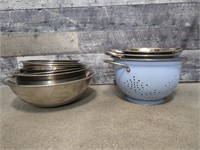 7 stainless steel bowls, 3 stainless steel