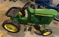 Ertl John Deere 5020 Pedal Tractor