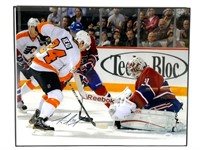 Flyers Autographed Matt Read Photo vs Goalie