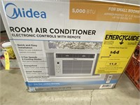 Midea 5000 BTU Room Air Conditioner (Works)