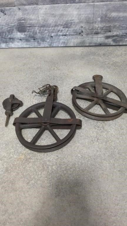 Vintage metel pulley