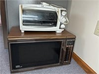 MICROWAVE AND TOASTER OVEN