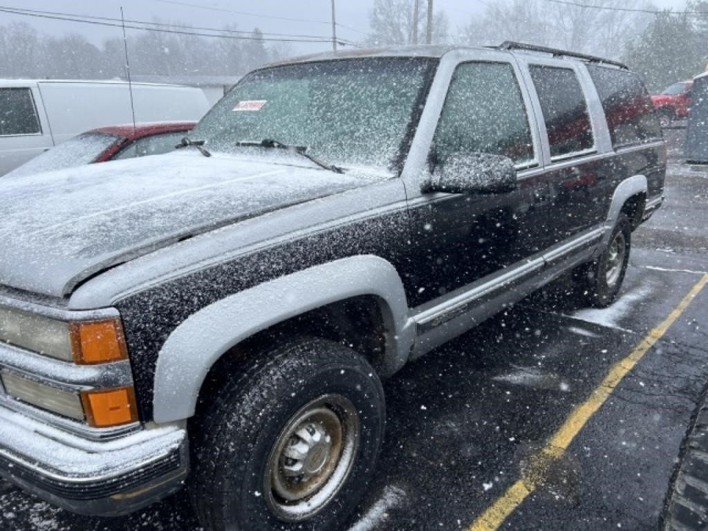 1995 CHEVY SUBURBAN 2500-234,000 MILES-SEE MORE