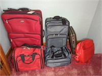 4 PIECES OF LUGGAGE AND OTHER CARRY CASES