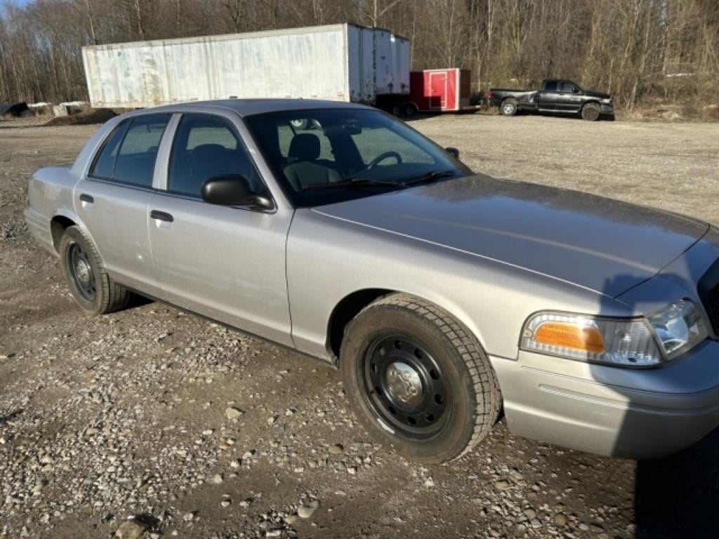 2010 FORD CROWN VIC-UNKNOWN MILES-SEE MORE