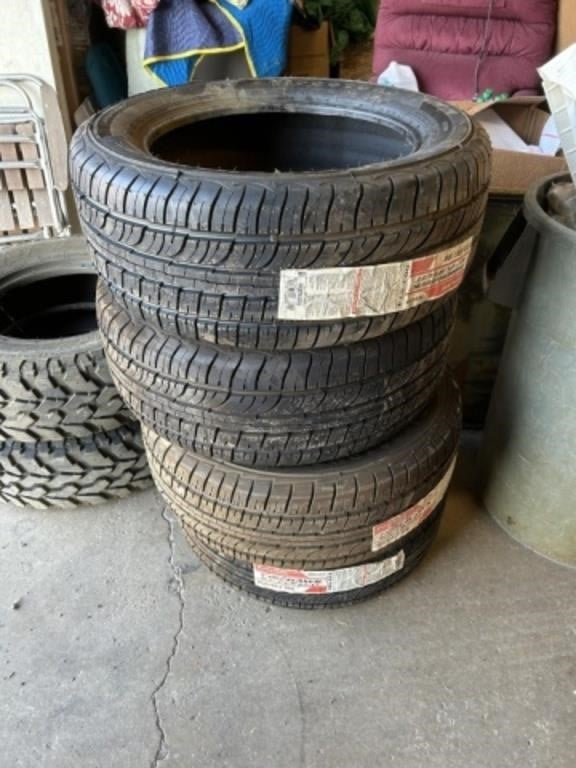 WEATHERSFIELD CROWN VIC,TIRES ONLINE AUCTION