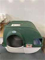 New Omega Paw 1 Cat Litter Box



(Roll and