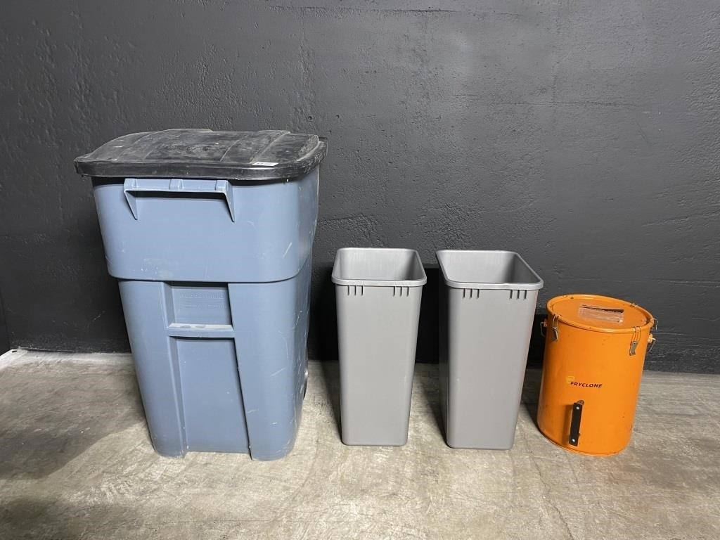 LOT - Waste bins