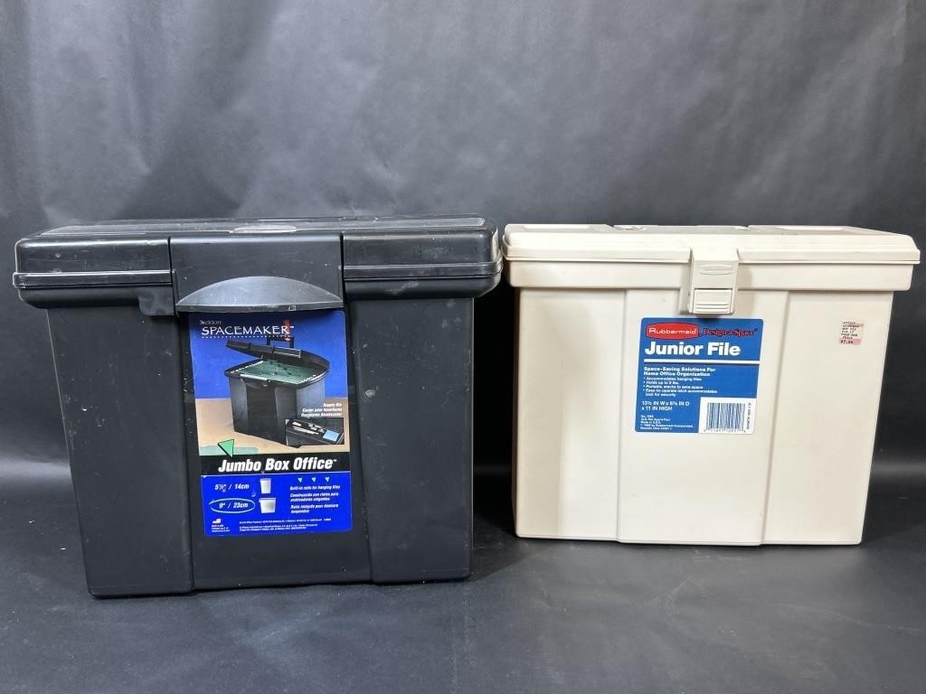 Sheldon and Rubbermaid Plastic Storage