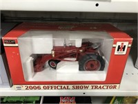 INTERNATIONAL 2006 OFFICIAL SHOW TRACTOR