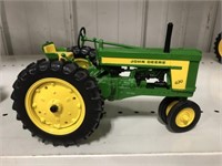 JOHN DEERE 620 TRACTOR