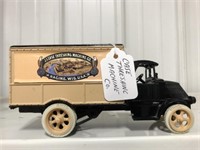 CASE THRESHING DIECAST TRUCK