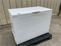 Frigidaire chest freezer