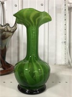 ART GLASS VASE