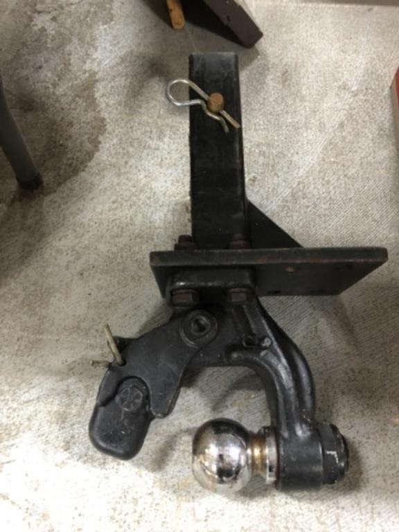 TRAILER HITCH