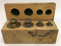 Class Q Metric Set Of Weights In Wooden Case