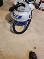 6 Gallon Shop Vac.