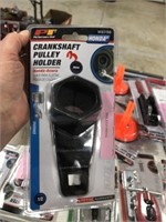 CRANKSHAFT PULLEY HOLDER